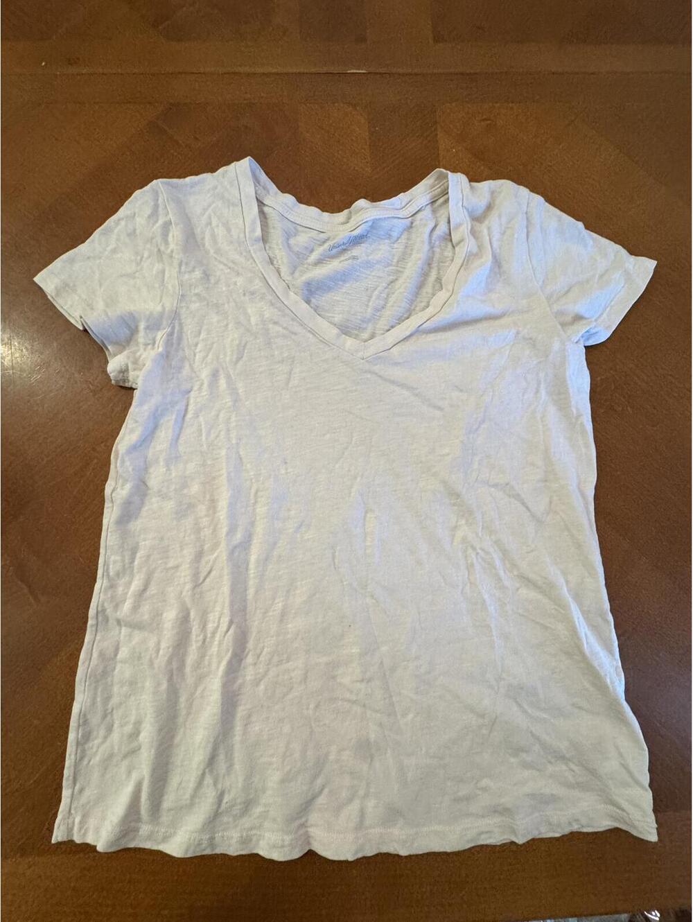 Universal Thread Beige V-Neck T-Shirt Size Large